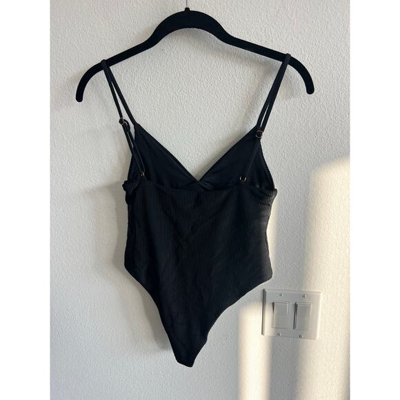 Frankies Bikini Mojave One Piece black S - Picture 3 of 6
